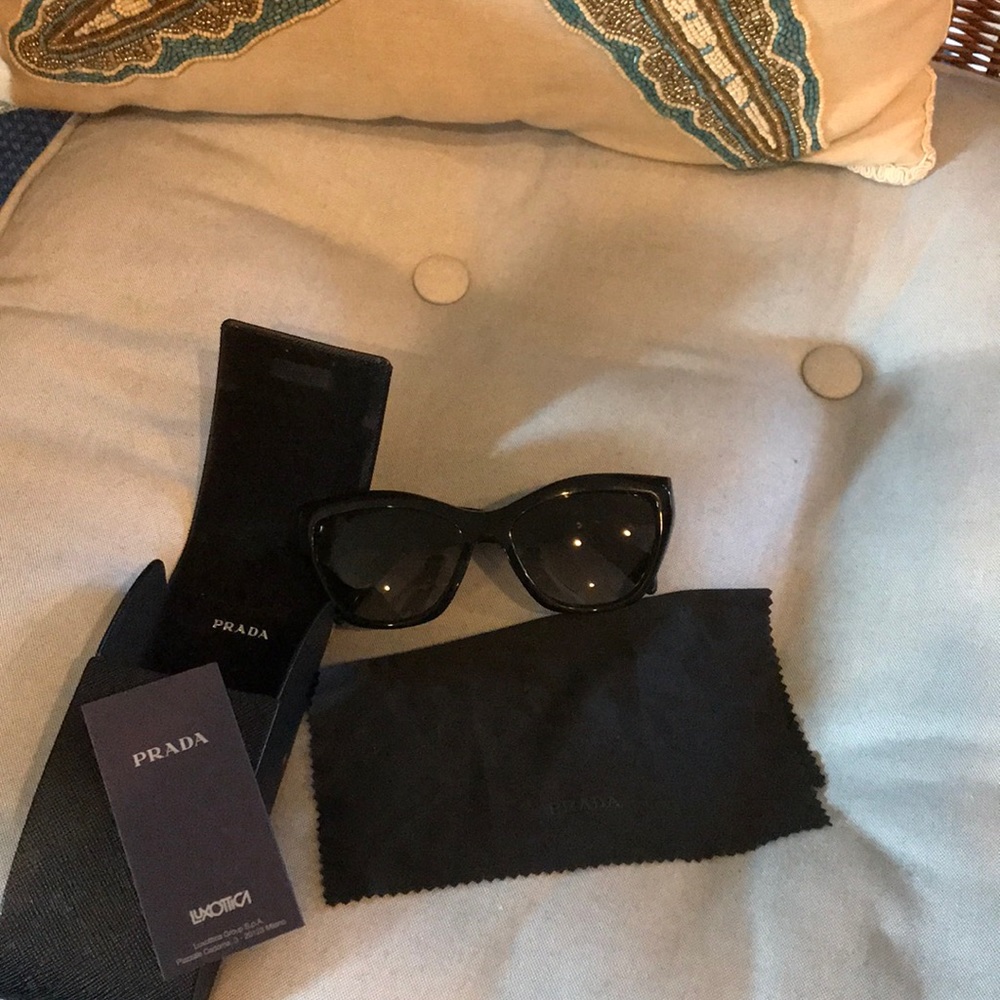 ‼️SALE‼️PRICE‼️100% AUTHENTIC‼️PRADA SUNGLASSES‼️